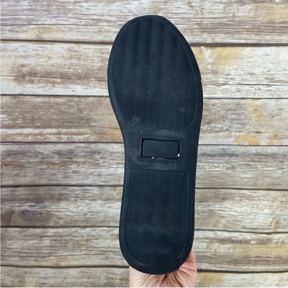 🐾✨ CHARLOTTE OLYMPIA “Purrfect” Red Velvet High-Top Sneakers – Size 8.5 ✨🐾 - Picture 10 of 10